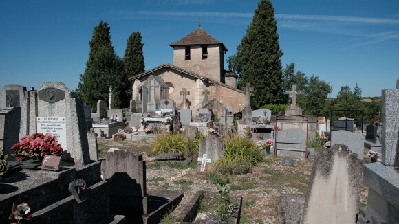 Affaire Delphine Jubillar : Son corps caché dans un cimetière ? Des tombes suspectes...