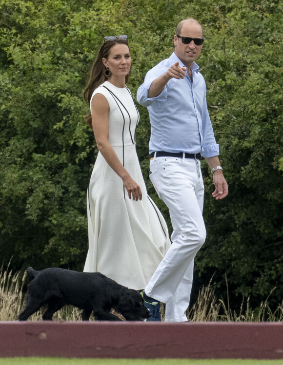 Le prince William, duc de Cambridge, et Catherine (Kate) Middleton, duchesse de Cambridge, arrivent au match de polo caritatif Out-Sourcing Inc au Guards Polo Club, Smiths Lawn à Windsor. 
