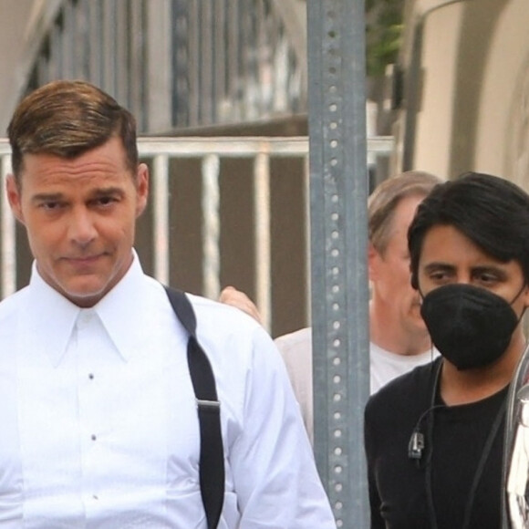 Exclusif - Ricky Martin - Tournage de la série télé "Mr. and Mrs. American Pie" à Los Angeles le 24 juin 2022. 