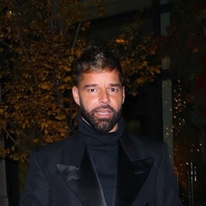 Ricky Martin à la sortie de la soirée caritative du "Musée d'Arts Modernes (MOMA)" à New York, le 15 décembre 2021. 