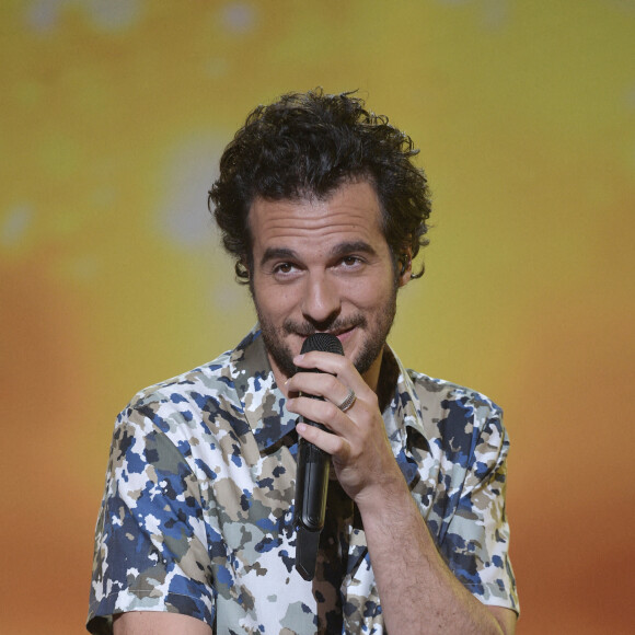 Amir Haddad - Enregistrement de l'émission "300 Choeurs chantent Dassin" à Paris, qui sera diffusée le 16 octobre sur France 3. Le 15 septembre 2020 © Tiziano Da Silva / Bestimage 