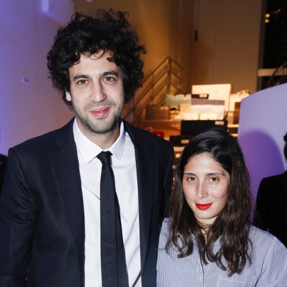 Max Boublil et sa femme Virginie Benarroch - Dîner organisé par Babeth Djian au profit de l'association AEM (un Avenir pour les Enfants du Monde ) au bénéfice des enfants du Rwanda à l'Espace Pierre Cardin à Paris le 16 décembre 2015. © Olivier Borde / Bestimage