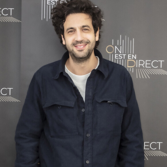 Exclusif - Max Boublil en backstage de l'émission "On Est En Direct" (OEED) du samedi 5 février, présentée par L.Salamé et L.Ruquier et diffusée en direct sur France 2 à Paris, France, le 5 février 2022. © Jack Tribeca/Bestimage