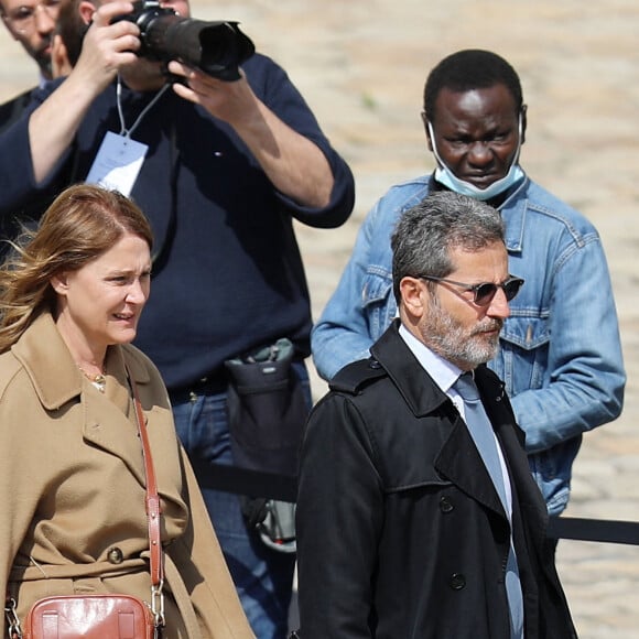 Daniela Lumbroso et son mari Eric Ghebali - Cérémonie d'hommage national à l'Hôtel national des Invalides en hommage à Michel Bouquet décédé le 13 avril 2022. Paris le 27 avril 2022. Michel Bouquet a été inhumé dans la plus stricte intimité le 15/04/2022 à Étais-la Sauvin dans l'Yonne. © Dominique Jacovides / Bestimage