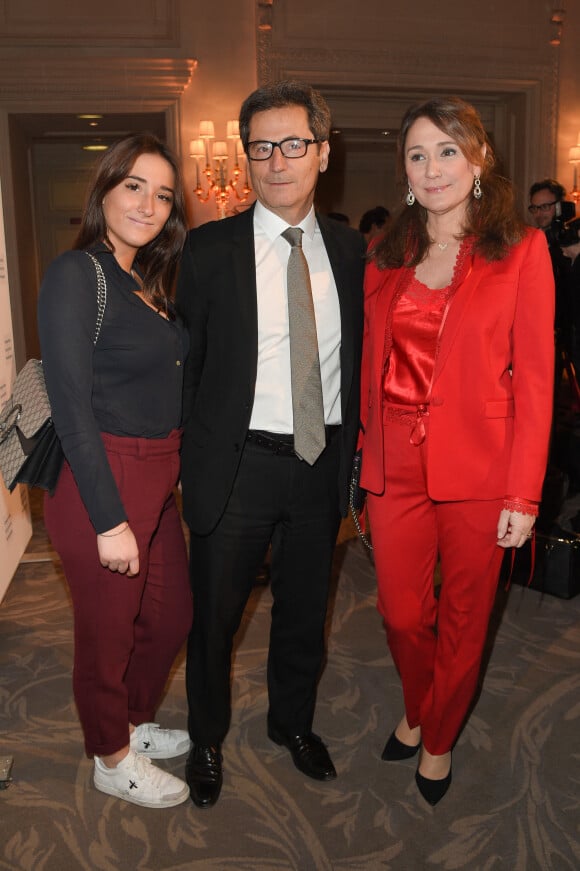 Daniela Lumbroso et son mari Eric Ghebali et leur fille Carla - Soirée de Gala de bienfaisance de La Fondation pour la Recherche en Physiologie à l'hôtel George V à Paris le 19 mars 2018. Lors de cet évènement, les Stéthos d'Or ont récompensé pour la deuxième fois les personnalités qui entreprennent de communiquer de la joie de vivre et du bien-être au public. © Coadic Guirec/Bestimage