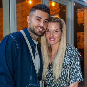 Exclusif - Thibault Garcia et sa femme Jessica Thivenin lors de la soirée " Come Chill with Booba " au bar Le Tube à Dubaï. © Nicolas Briquet / Bestimage