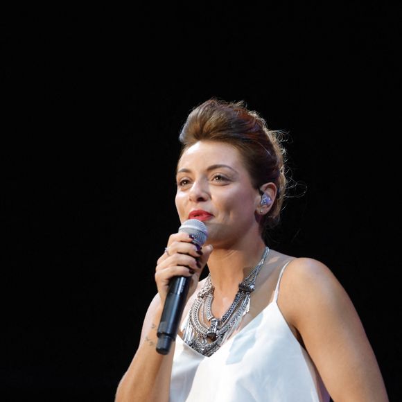 Priscilla Betti - Concert lors de la journée de l'association "Enfant Star & Match" à la Pinède de Juan Les Pins le 8 juillet 2016.