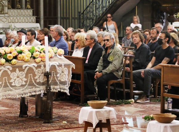 Gérard Lanvin, le chanteur Cali et sa fille Misha, Anthony Delon - Obsèques de Dani en la cathédrale Saint Jean-Baptiste de Perpignan, le 26 juillet 2022.