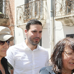 Emilie Marsh (guitariste de Dani), Gérard Lanvin, Véronique Graule (soeur de Dani) - Obsèques de Dani en la cathédrale Saint Jean-Baptiste de Perpignan, le 26 juillet 2022. Les proches et les personnalités sont venus rendre un dernier hommage à la chanteuse disparue le 18 juillet 2022 à l'âge de 77 ans. 