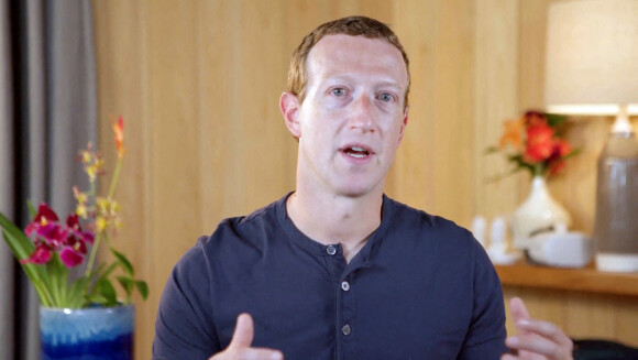 Mark Zuckerberg, a révélé comment son entreprise technologique espère rendre les mondes de réalité virtuelle aussi réalistes que possible avec une gamme de casques 