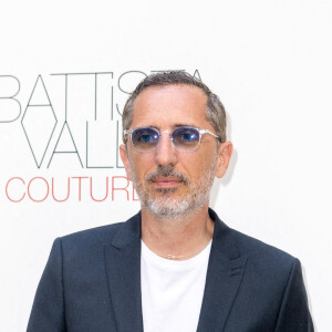 Gad Elmaleh - Les célébrités au photocall du défilé de mode Haute-Couture automne-hiver 2022-2023 "Giambattista Valli" à Paris le 4 juillet 2022 © Olivier Borde / Bestimage