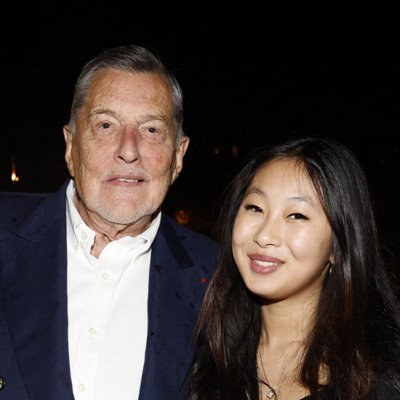 Jean-claude Camus et Jade Hallyday lors de la soirée d'anniversaire de Joalukas Noah, fils de Yannick Noah et Isabelle Camus, pour ses 18 ans à Paris le 10 juin 2022. © Cyril Moreau / Bestimage 