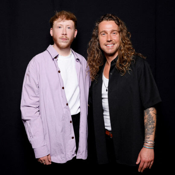 Eddy De Pretto et Julien Doré - Backstage de l'enregistrement de l'émission "La Chanson secrète 8" à la Seine musicale à Paris, diffusée le 4 septembre sur TF1 © Gaffiot-Moreau / Bestimage 