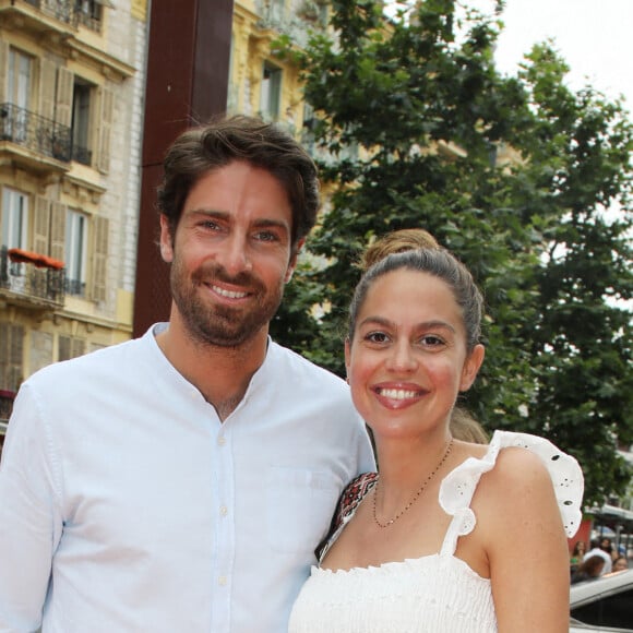 Tom Leeb et sa soeur Elsa Leeb (enceinte) à la première du film "Boite Noire" dans le cadre du Festival CINEROMAN au cinéma Pathé Gare du Sud à Nice, France, le 19 juin 2021. © Denis Guignebourg/Bestimage 