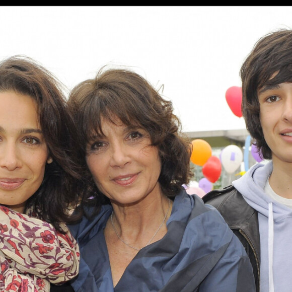 Marie, Stéphanie et Alexi Fugain - Marche contre la leucémie avec l'association Laurette Fugain.