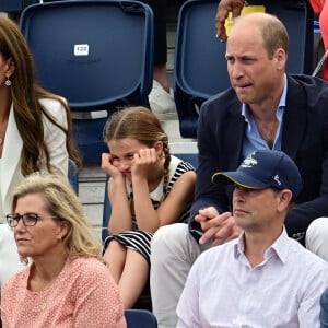 Le prince William, Kate Middleton et la princesse Charlotte de Cambridge assistent au Jeux du Commonwealth au centre sportif de l'Université de Birmingham. Le 2 août 2022.