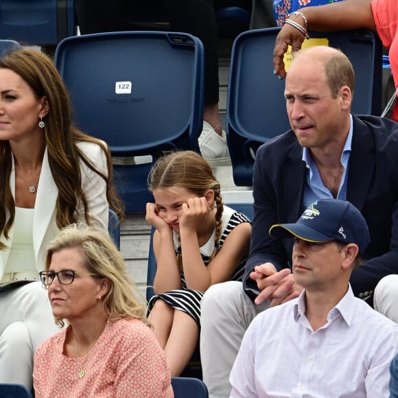 Le prince William, Kate Middleton et la princesse Charlotte de Cambridge assistent au Jeux du Commonwealth au centre sportif de l'Université de Birmingham. Le 2 août 2022.