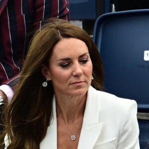 Le prince William, Kate Middleton et la princesse Charlotte de Cambridge assistent au Jeux du Commonwealth au centre sportif de l'Université de Birmingham. Le 2 août 2022.