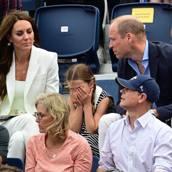 Le prince William, Kate Middleton et la princesse Charlotte de Cambridge assistent au Jeux du Commonwealth au centre sportif de l'Université de Birmingham. Le 2 août 2022.