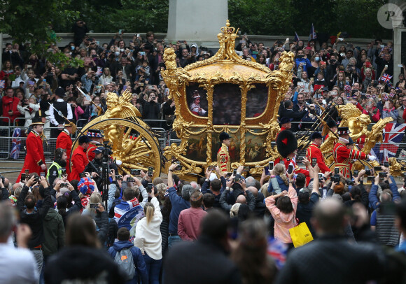 Illustration du carrosse de la reine lors de la parade devant le palais de Buckingham, à l'occasion du jubilé de la reine d'Angleterre. Le 5 juin 2022 