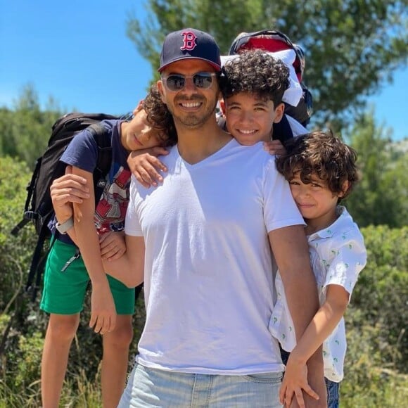 Sophie Ferjani dévoile une photo de son mari et ses enfants à l'occasion de la fête des Pères, le 21 juin 2020