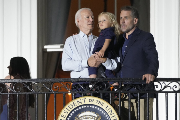 Joe Biden avec son fils Hunter et son petit-fils Beau le 4 juillet 2022 pour la fête nationale à Washington