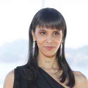 Shy'm (Tamara Marthe) au photocall de la série "Cannes confidential" lors de la 5ème saison du festival International des Séries "Canneseries" à Cannes le 5 avril 2022. © Denis Guignebourg / Bestimage 