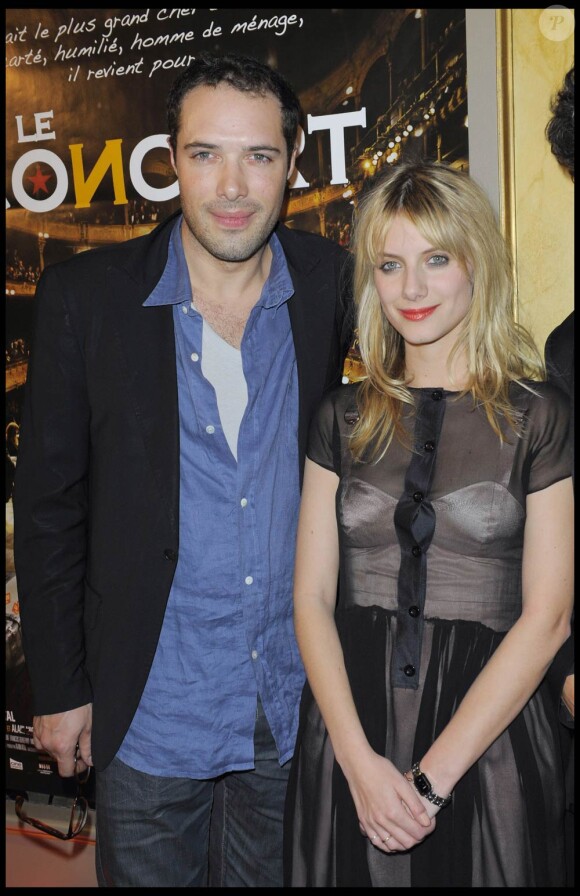 Nicolas Bedos et Mélanie Laurent à l'occasion de la grande soirée donnée pour les deux millions d'entrées au box-office du Concert, au Ritz Club, à l'Hôtel Ritz, à Paris, le 5 février 2010.