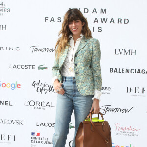 Lou Doillon - Soirée de remise des prix de "Andam Fashion Awards 2021" dans les jardins du Palais Royal à Paris. Le 1er juillet 2021 © Denis Guignebourg / Bestimage 