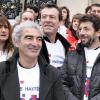 Raymond Domenech, Nathalie André, Jean-Luc Reichmann et Patrick Bruel lors du rassemblement à Neuilly-sur-Seine en faveur de Haïti le 7 février 2010