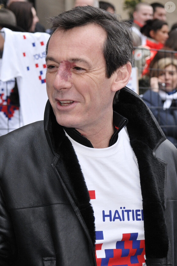 Jean-Luc Reichmann lors du rassemblement à Neuilly-sur-Seine en faveur de Haïti le 7 février 2010