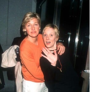 Ellen DeGeneres et Anne Heche amoureuses.