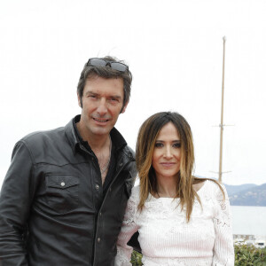 Fabienne Carat et Franck Semonin - Photocall de la série "Section de Recherches" lors de la 5ème édition du Festival International Canneseries à Cannes. Le 6 avril 2022 © Denis Guignebourg / Bestimage