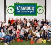 Karine Le Marchand entourée d'agriculteurs de "L'amour est dans le pré".