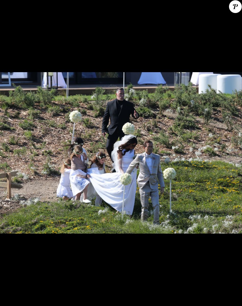 Maison Jean Luc Delarue Belle Ile Mort de Jean-Luc Delarue : photos de son mariage avec Anissa, son fils Jean  présent à ses côtés : le diaporama - Purepeople