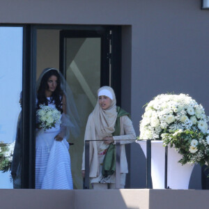 Mariage de Jean-Luc Delarue et Anissa Kehl à Belle-île-en-mer, le 12 mai 2012. Le couple s'est marié dans la maison de l'animateur à Sauzon au cours d'une cérémonie intime. Le fils de Jean-Luc Delarue, Jean, était aux côtés de son père. Le couple, main dans la main, et leurs invités se sont dirigés vers une allée, en direction de la mer, afin de se réunir sur la plage.