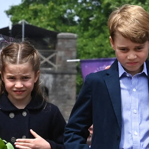 Le prince George de Cambridge et la princesse Charlotte de Cambridge en visite au château de Cardiff, Royaume Uni, le 4 juin 2022, à l'occasion du jubilé de platine de la reine d'Angleterre. 