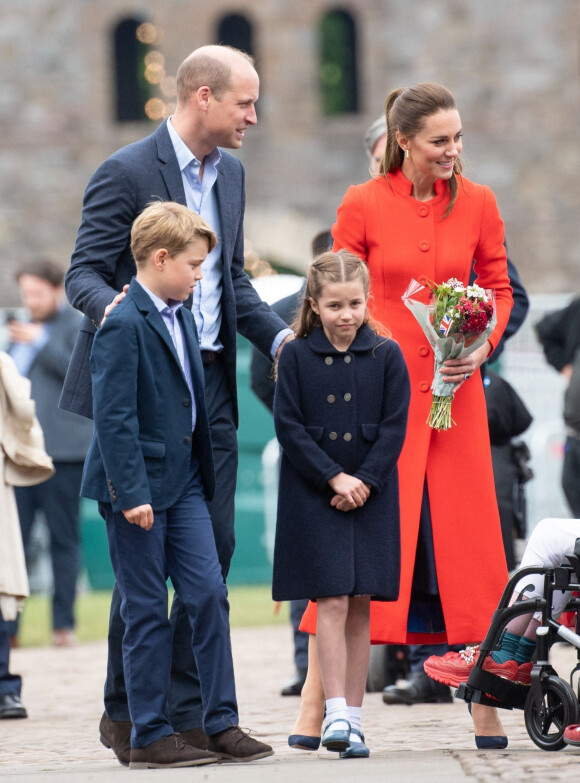 Le prince William, duc de Cambridge, et Catherine (Kate) Middleton, duchesse de Cambridge, accompagnés de leurs enfants, le prince George de Cambridge et la princesse Charlotte de Cambridge en visite au château de Cardiff, Royaume Uni, le 4 juin 2022, à l'occasion du jubilé de platine de la reine d'Angleterre. 