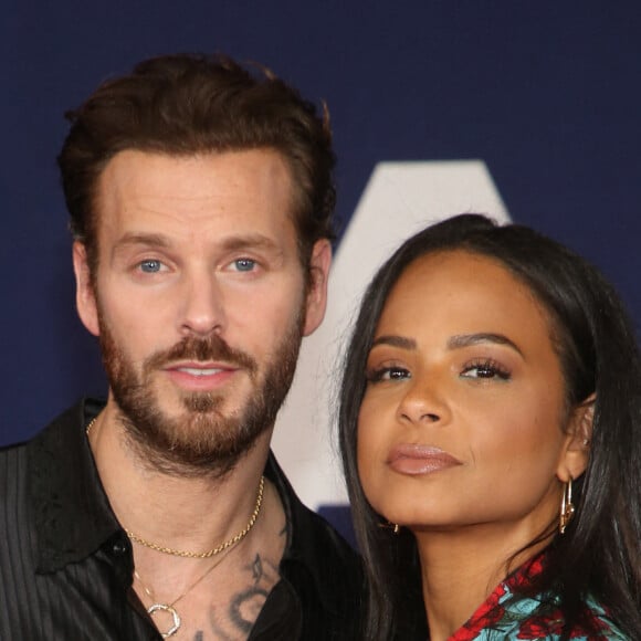 Matt Pokora et sa femme Christina Milian au photocall lors de la première du film "Ambulance" à Los Angeles. 