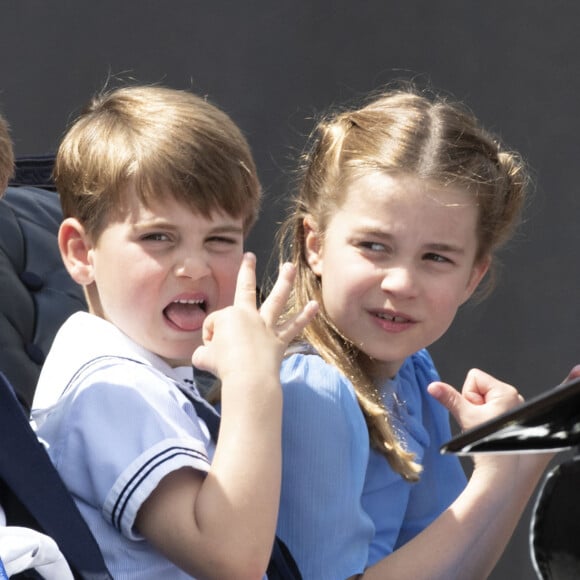 Le prince George de Cambridge, Le prince Louis de Cambridge, La princesse Charlotte de Cambridge - Les membres de la famille royale lors de la parade militaire "Trooping the Colour" dans le cadre de la célébration du jubilé de platine (70 ans de règne) de la reine Elizabeth II à Londres, le 2 juin 2022. 