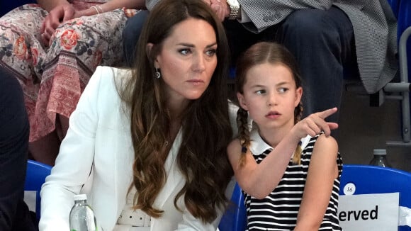Kate Middleton : Apparition surprise avec Charlotte et Louis en classe éco, photos à l'appui