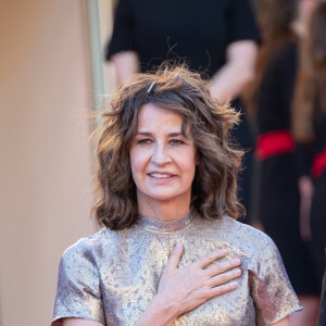 Valérie Lemercier - Montée des marches du film " Aline " lors du 74ème Festival International du Film de Cannes. Le 13 juillet 2021 © Borde-Jacovides-Moreau / Bestimage