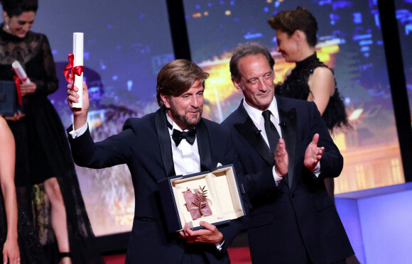 Ruben Östlund et Vincent Lindon - Cérémonie de clôture du 75èe Festival International du Film de Cannes. Le 28 mai 2022. © Borde-Jacovides / Bestimage