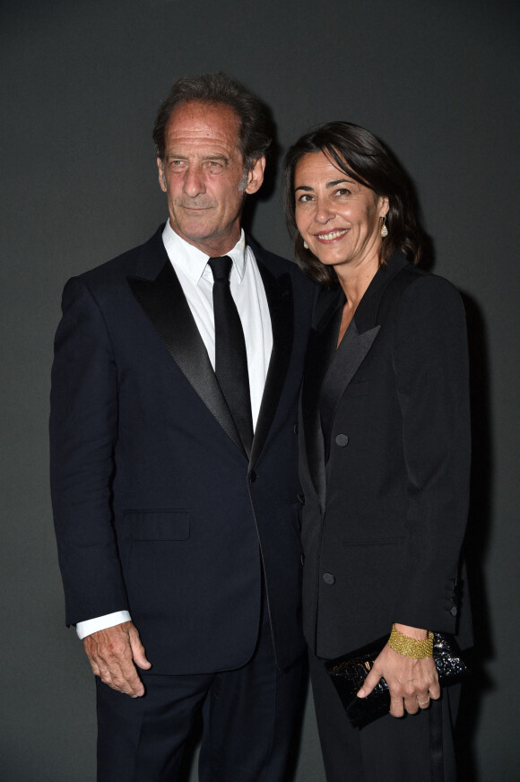 Vincent Lindon et sa compagne Cécile Duffau au Château de la Castre lors du 75e Festival International du Film de Cannes. Le 22 mai 2022. © Olivier Borde / Bestimage
