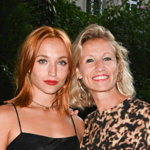 Chloé Jouannet et sa mère Alexandra Lamy - 1er Cocktail des nommés du Festival de la fiction de La Rochelle dans l'hôtel particulier de la SACD à Paris le 1er septembre 2022. © Coadic Guirec/Bestimage