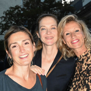 Julie Gayet, Odile Vuillemin, Alexandra Lamy et Chloé Jouannet - 1er Cocktail des nommés du Festival de la fiction de La Rochelle dans l'hôtel particulier de la SACD à Paris le 1er septembre 2022. © Coadic Guirec/Bestimage