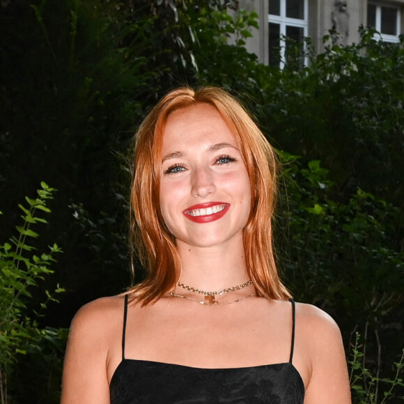 Chloé Jouannet - 1er Cocktail des nommés du Festival de la fiction de La Rochelle dans l'hôtel particulier de la SACD à Paris le 1er septembre 2022. © Coadic Guirec/Bestimage