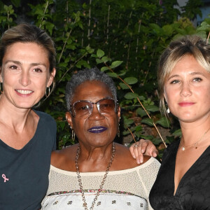 Julie Gayet, Firmine Richard et Bérengère Krief - 1er Cocktail des nommés du Festival de la fiction de La Rochelle dans l'hôtel particulier de la SACD à Paris le 1er septembre 2022. © Coadic Guirec/Bestimage