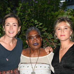 Julie Gayet, Firmine Richard et Bérengère Krief - 1er Cocktail des nommés du Festival de la fiction de La Rochelle dans l'hôtel particulier de la SACD à Paris le 1er septembre 2022. © Coadic Guirec/Bestimage