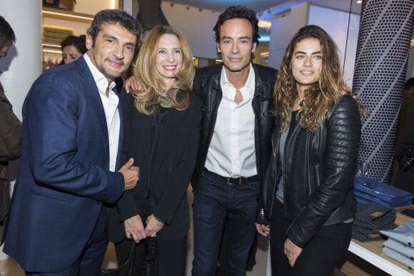 Exclusif - Giulio Guasco (CEO d'Harmont & Blaine), Emanuela Guasco, Anthony Delon et sa fille Alyson Le Borges - Inauguration de la boutique Harmont & Blaine à Paris, ce mardi 13 octobre.